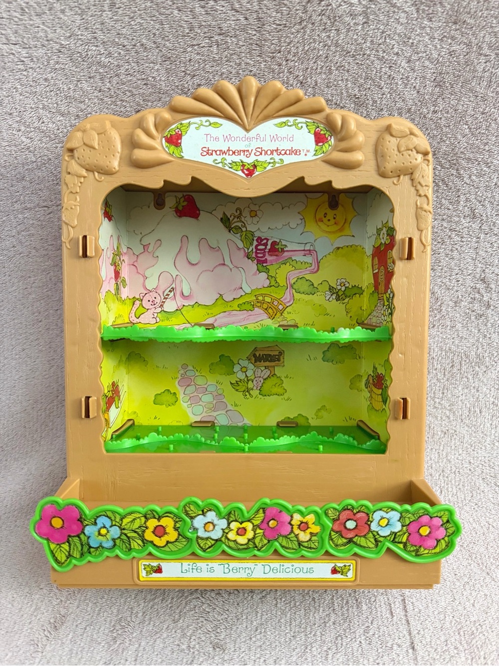 1981 Strawberry Shortcake Berry Patch Carry Case and Display Cabinet